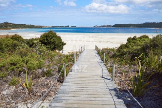 White sand Kai Iwi lake beach - Northland, NZ - Lake Taharoa, the sandy freshwater dune lake near Dargaville with its incredibly beautiful bay at the campground